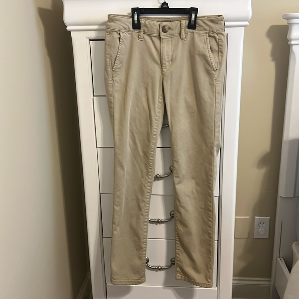 American Eagle khaki skinny pants size 4 short